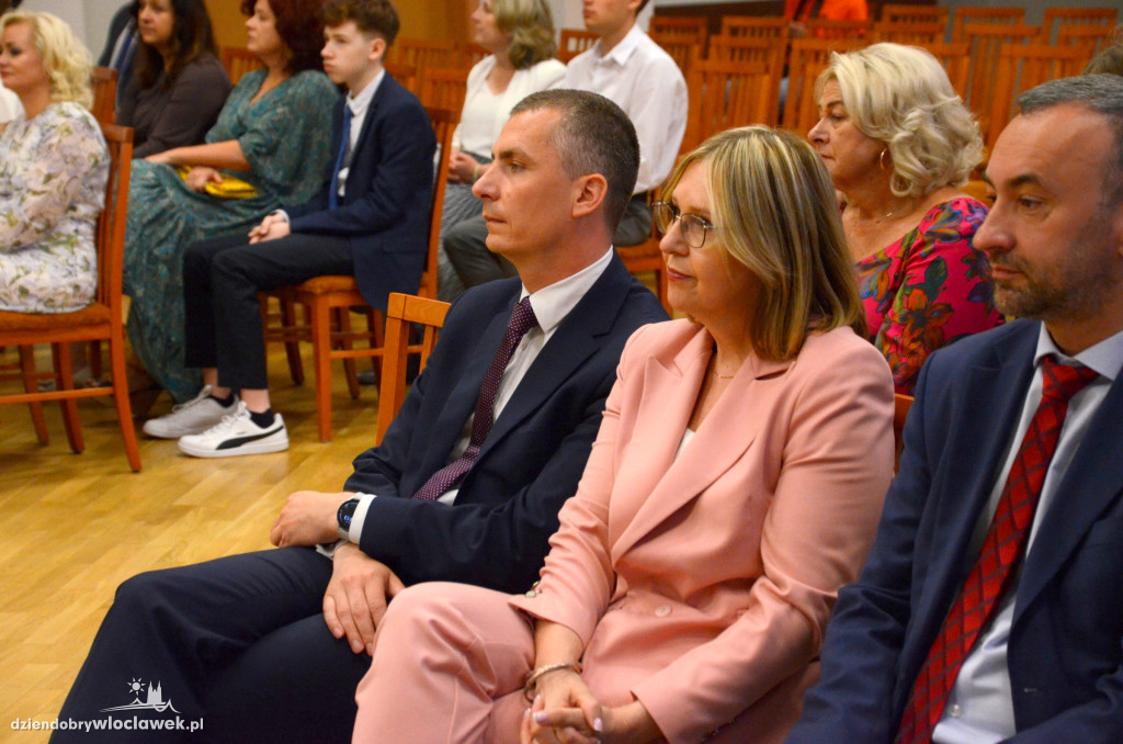 Wręczenie uczniom stypendiów Prezydenta Włocławka