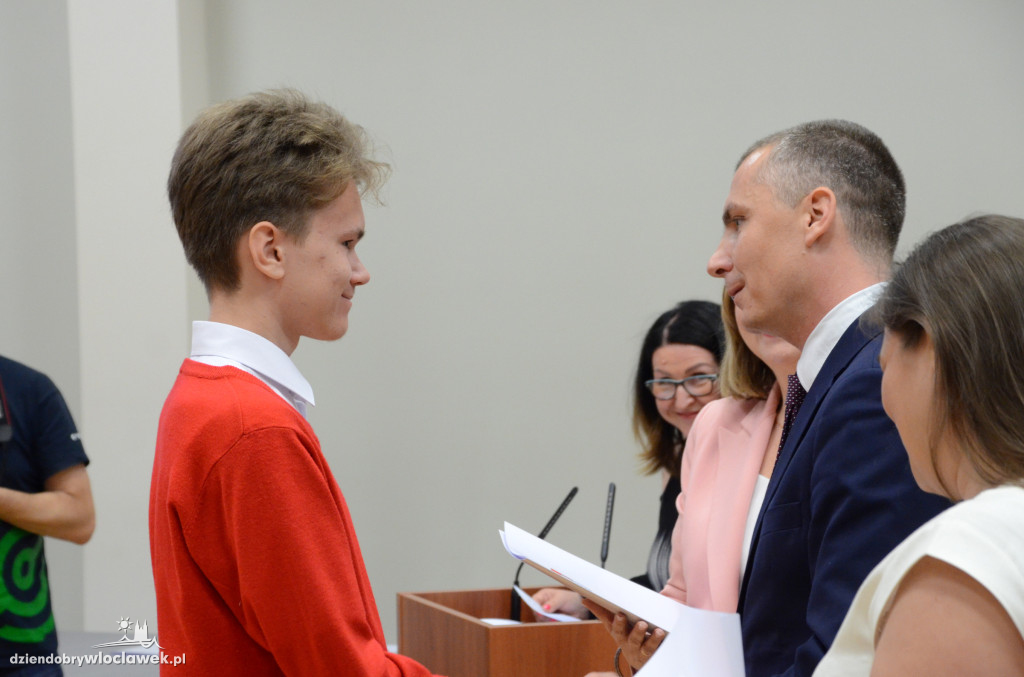 Wręczenie uczniom stypendiów Prezydenta Włocławka