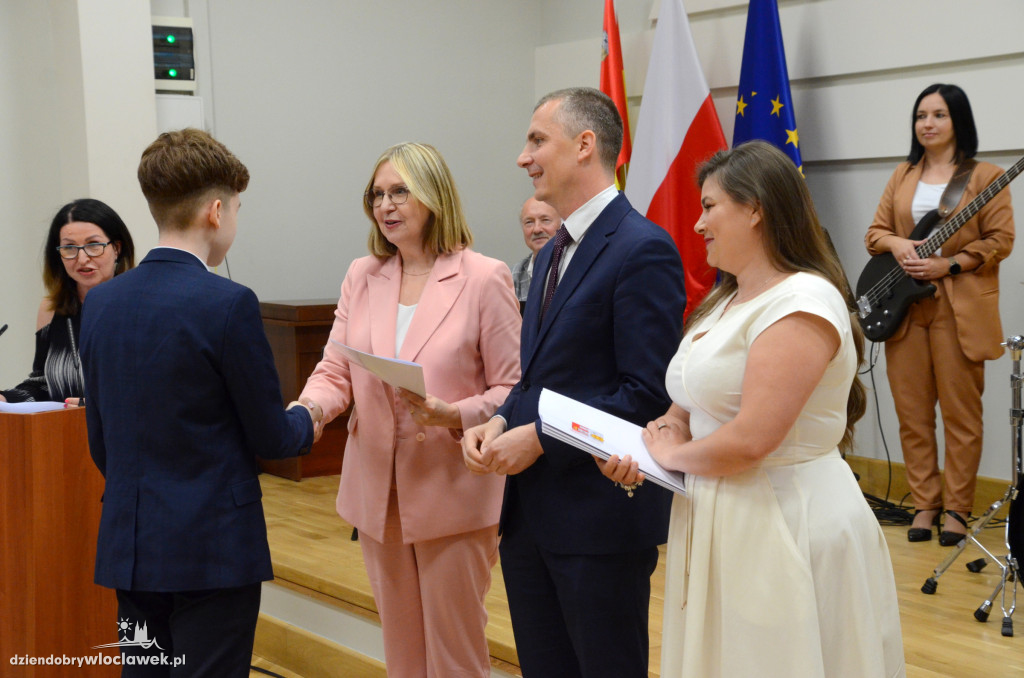 Wręczenie uczniom stypendiów Prezydenta Włocławka