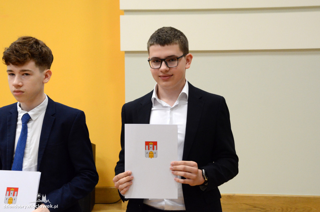 Wręczenie uczniom stypendiów Prezydenta Włocławka
