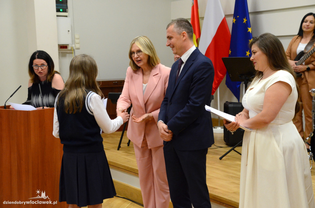 Wręczenie uczniom stypendiów Prezydenta Włocławka