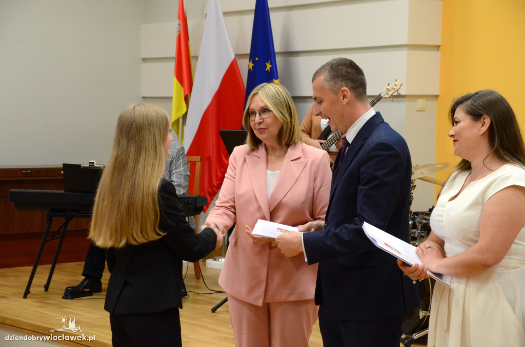 Wręczenie uczniom stypendiów Prezydenta Włocławka