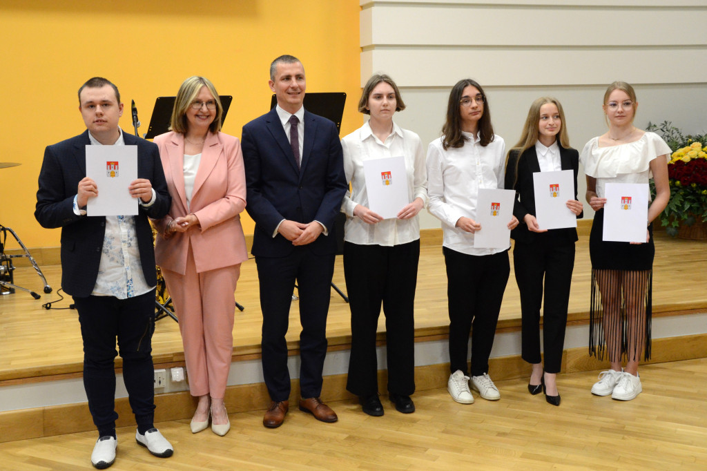 Wręczenie uczniom stypendiów Prezydenta Włocławka