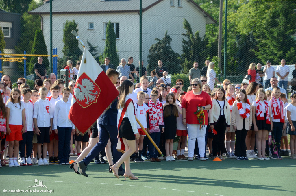 Biało-czerwone zakończenie roku w SP nr 20