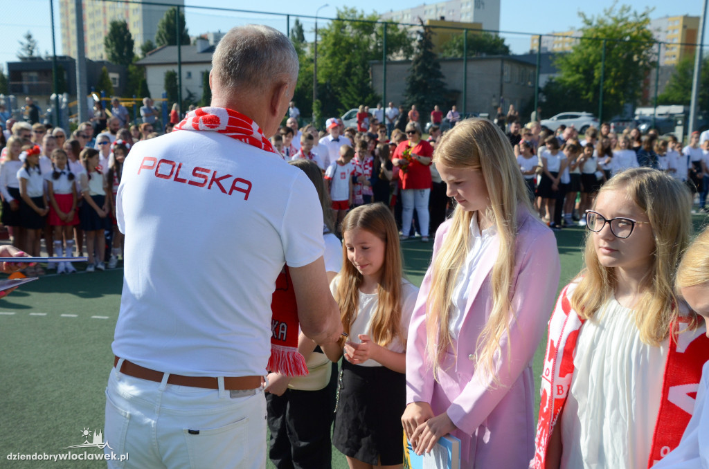 Biało-czerwone zakończenie roku w SP nr 20