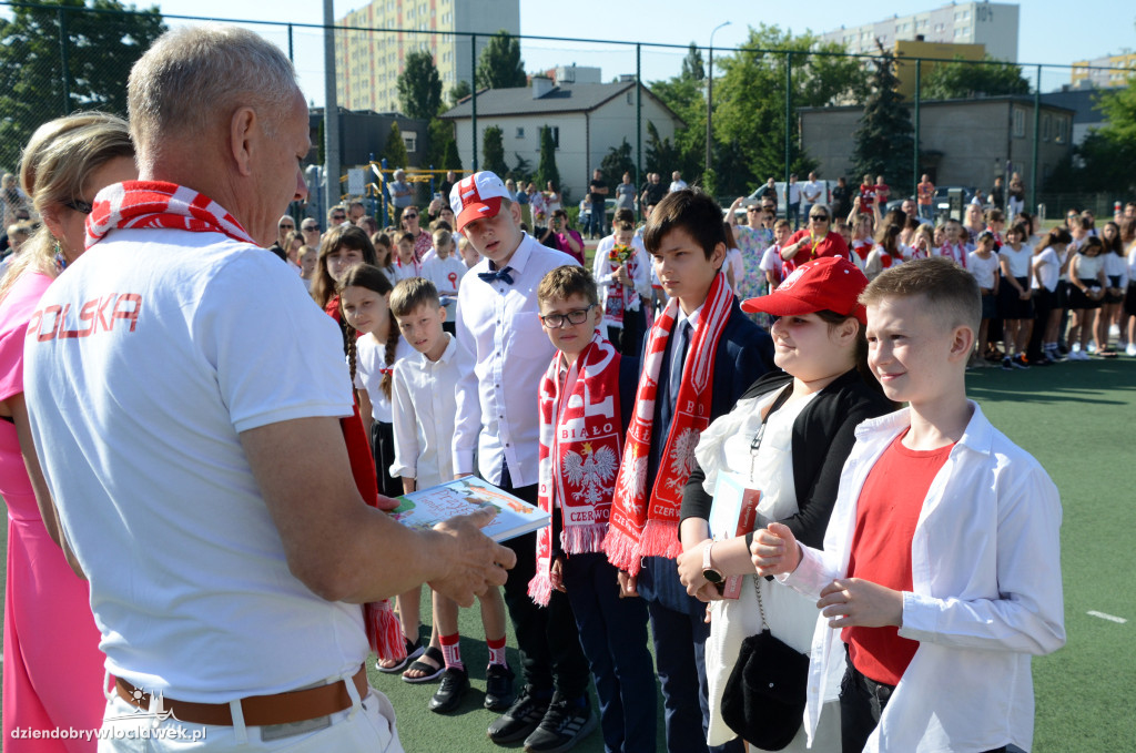Biało-czerwone zakończenie roku w SP nr 20