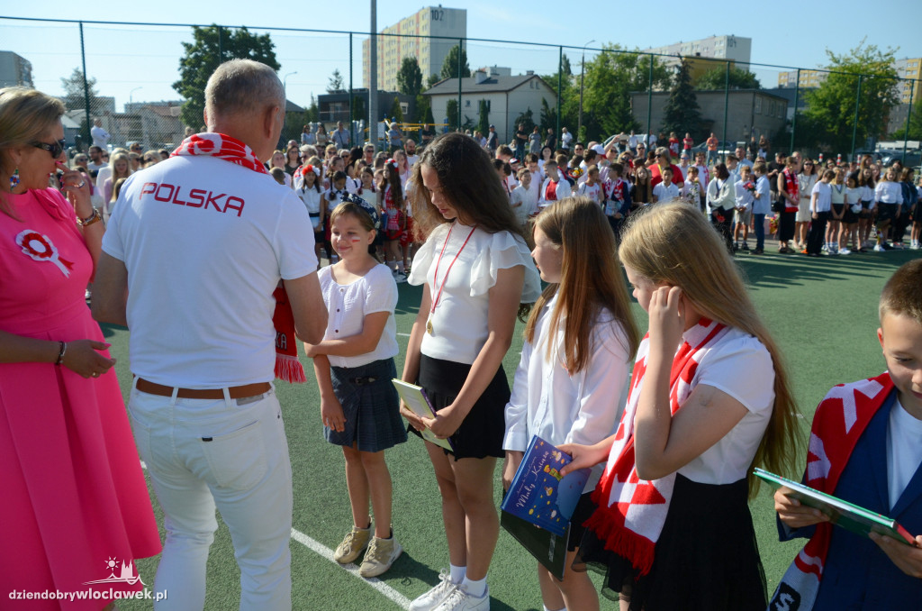 Biało-czerwone zakończenie roku w SP nr 20
