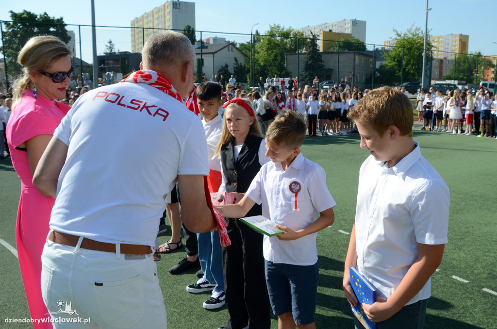 Biało-czerwone zakończenie roku w SP nr 20