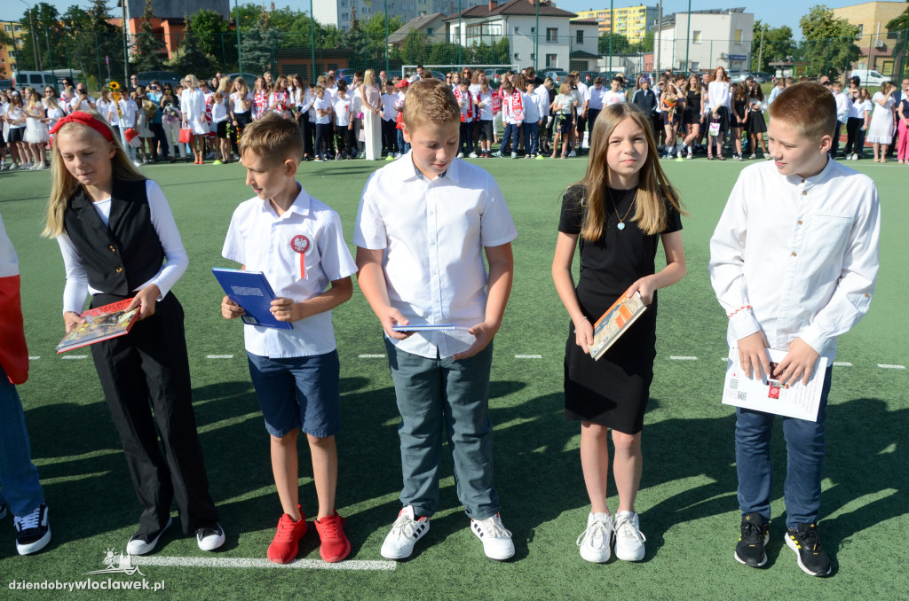 Biało-czerwone zakończenie roku w SP nr 20