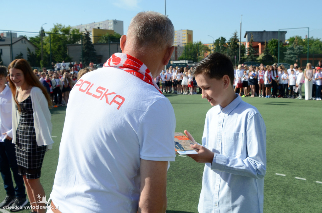 Biało-czerwone zakończenie roku w SP nr 20