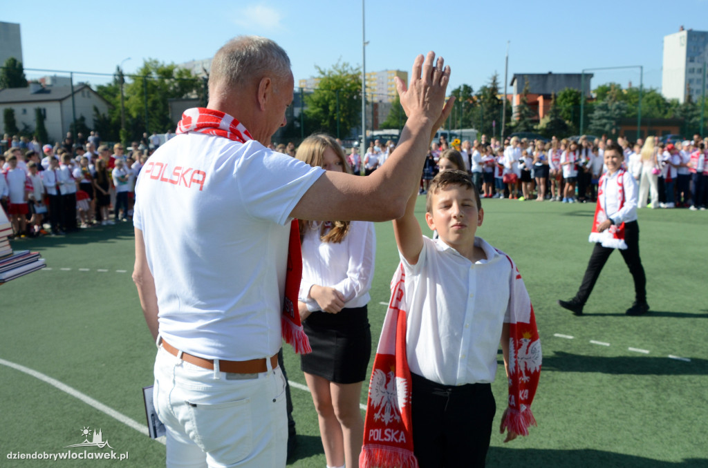 Biało-czerwone zakończenie roku w SP nr 20