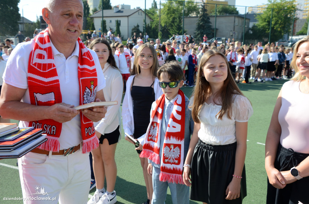 Biało-czerwone zakończenie roku w SP nr 20