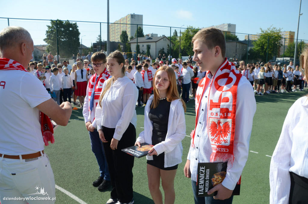 Biało-czerwone zakończenie roku w SP nr 20
