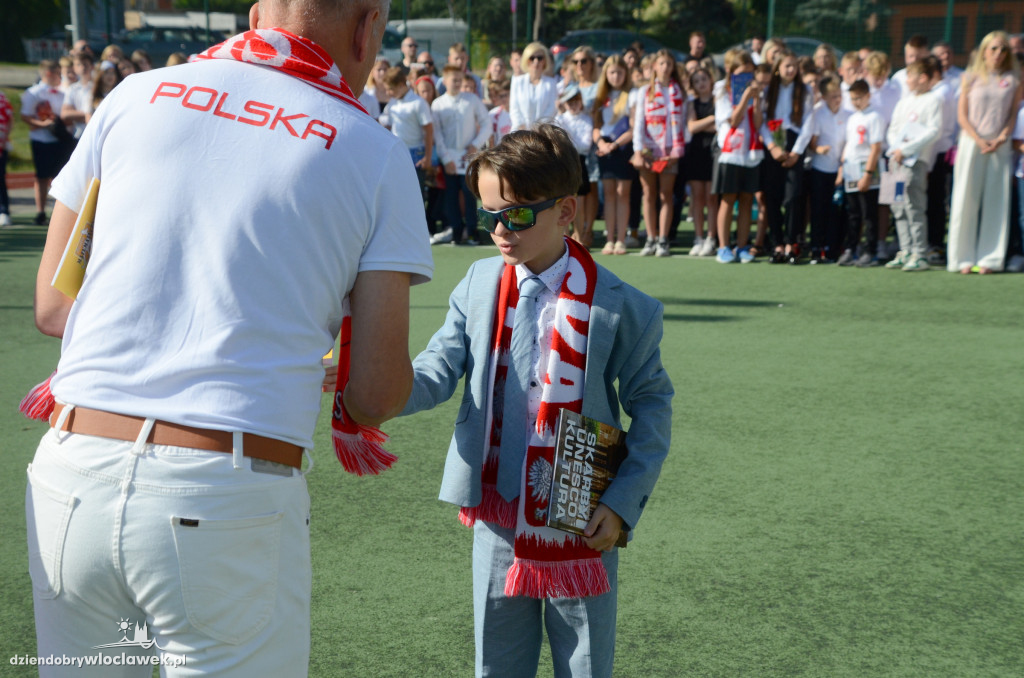 Biało-czerwone zakończenie roku w SP nr 20