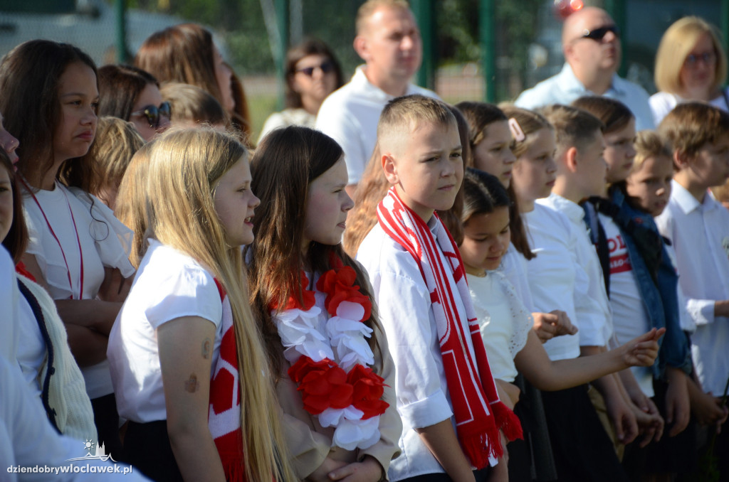 Biało-czerwone zakończenie roku w SP nr 20