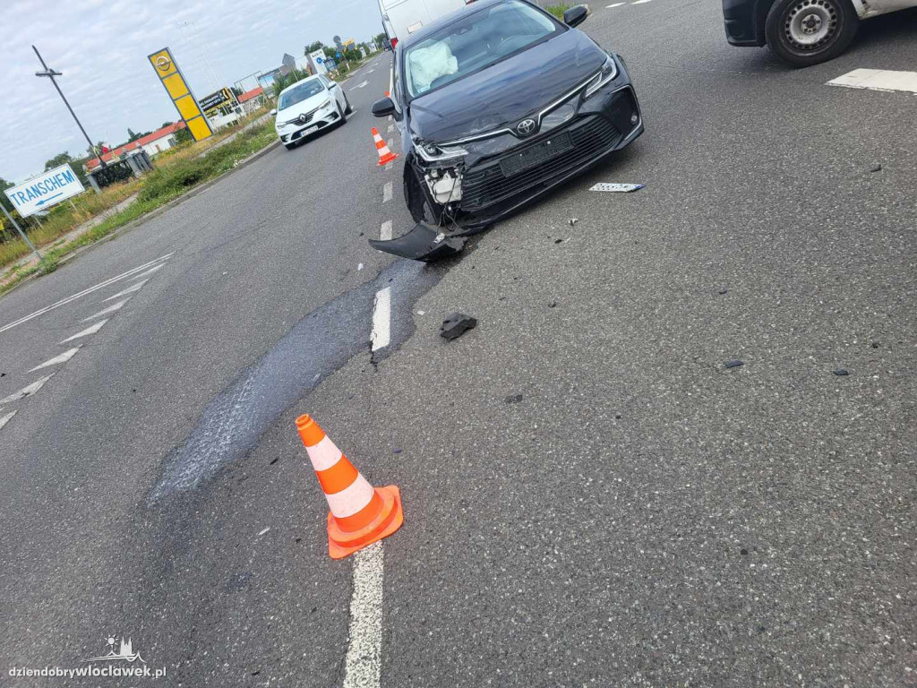 Zderzenie opla i toyoty na Toruńskiej