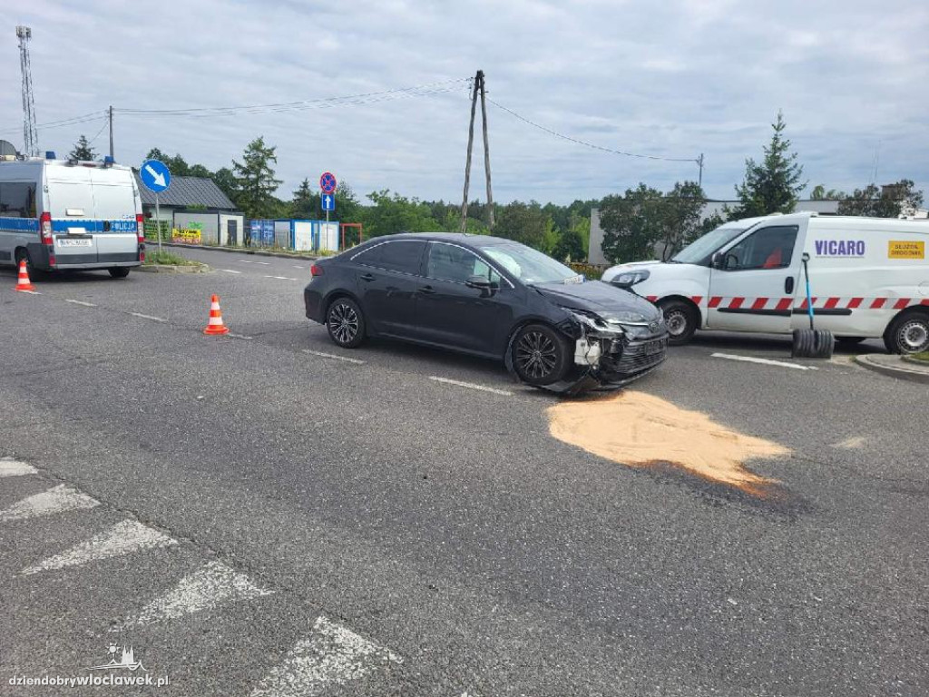 Zderzenie opla i toyoty na Toruńskiej