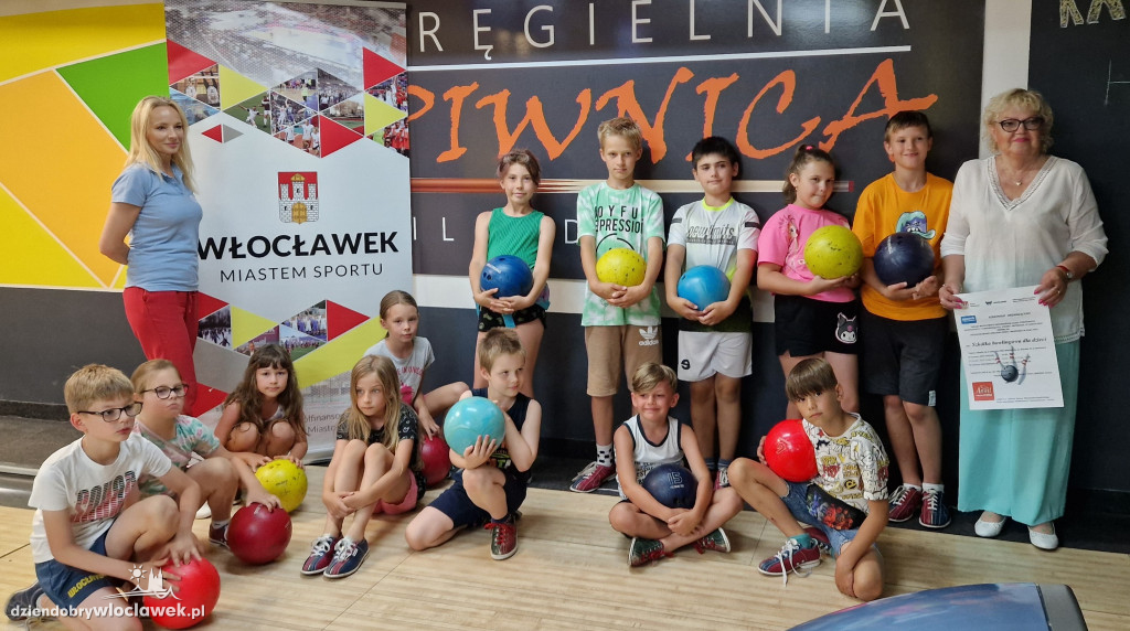 Szkółka bowlingowa z WBKSNiS PIONEK