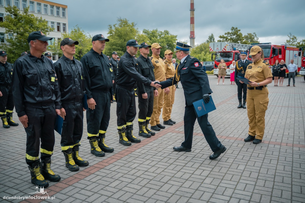Zmiana służby i ślubowanie strażaków PSP Włocławek
