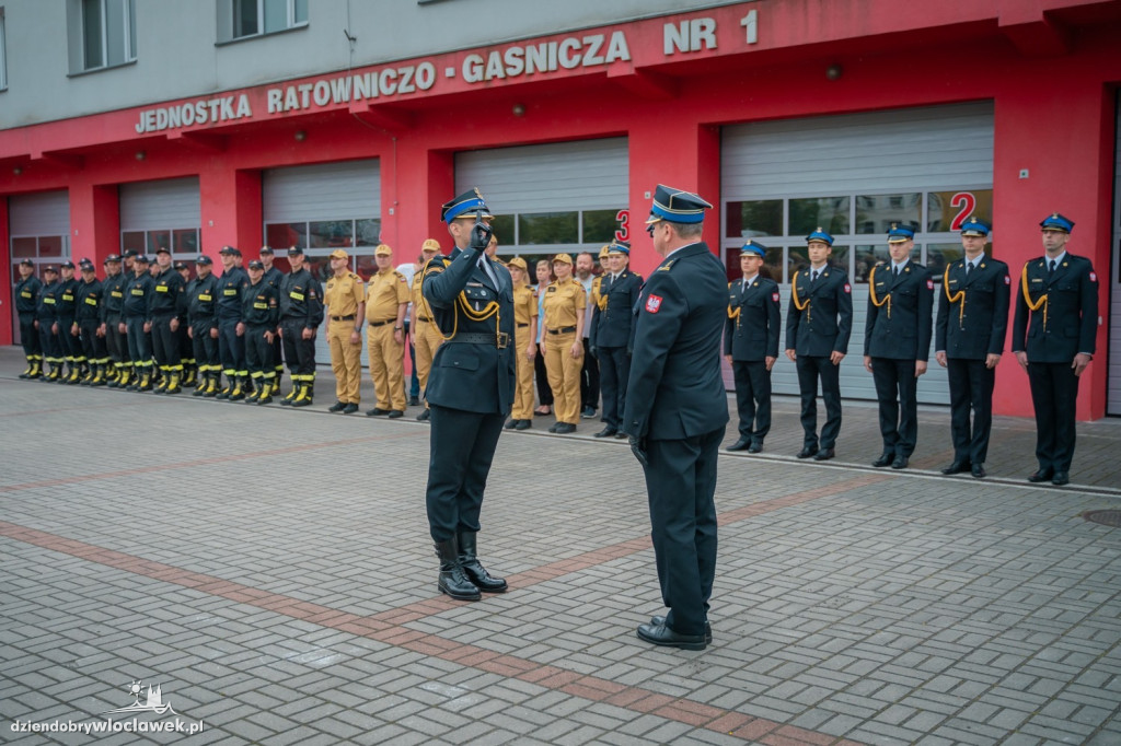 Zmiana służby i ślubowanie strażaków PSP Włocławek