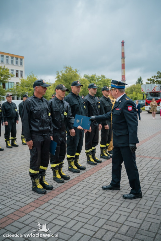 Zmiana służby i ślubowanie strażaków PSP Włocławek