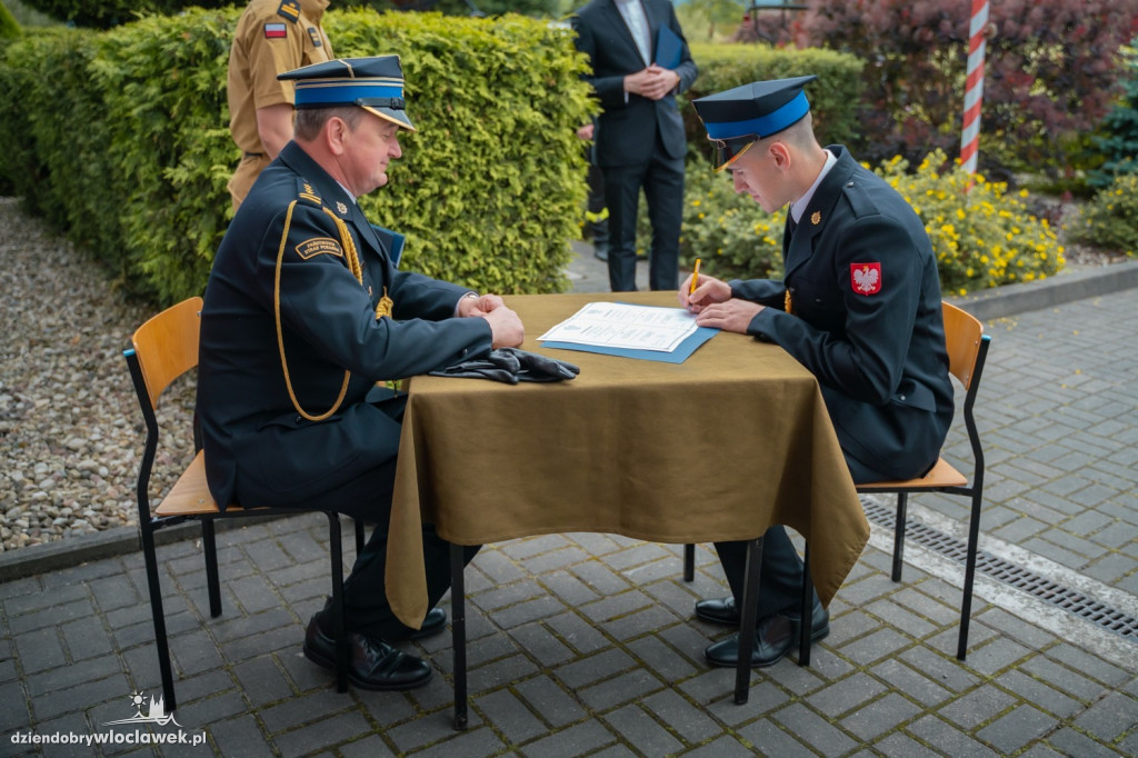 Zmiana służby i ślubowanie strażaków PSP Włocławek