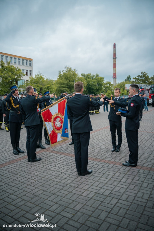 Zmiana służby i ślubowanie strażaków PSP Włocławek
