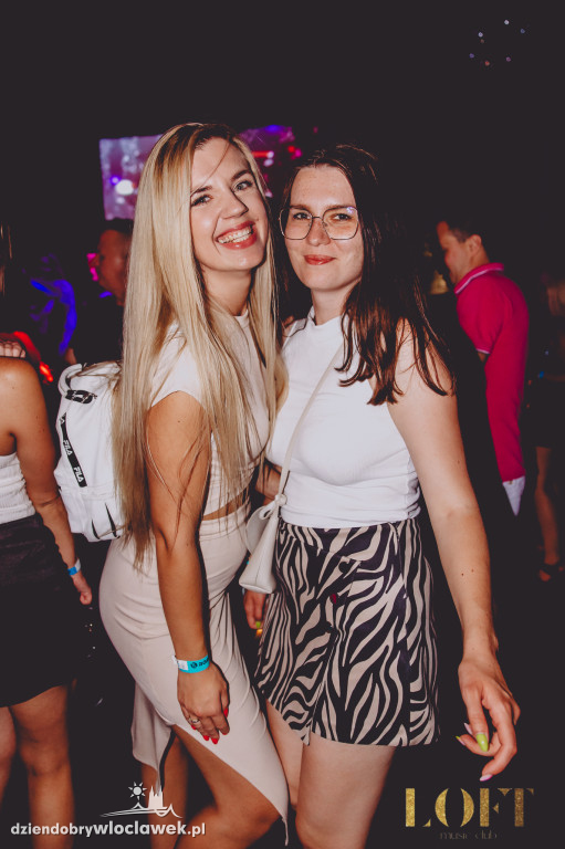 Zdjęcia imprezowiczów z Loftu