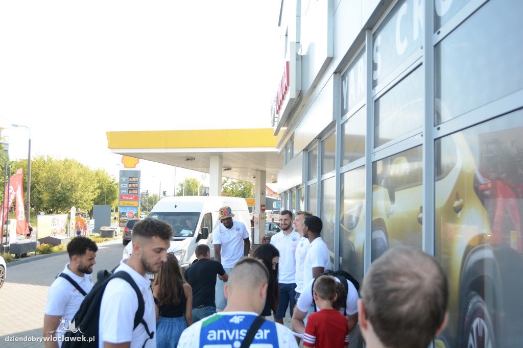 Koszykarze Anwilu będa jeździć toyotami