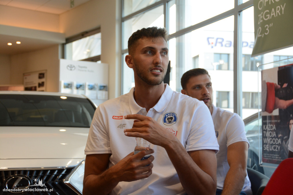 Koszykarze Anwilu będa jeździć toyotami
