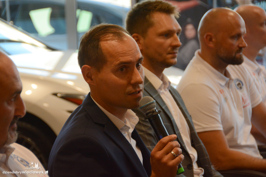 Koszykarze Anwilu będa jeździć toyotami