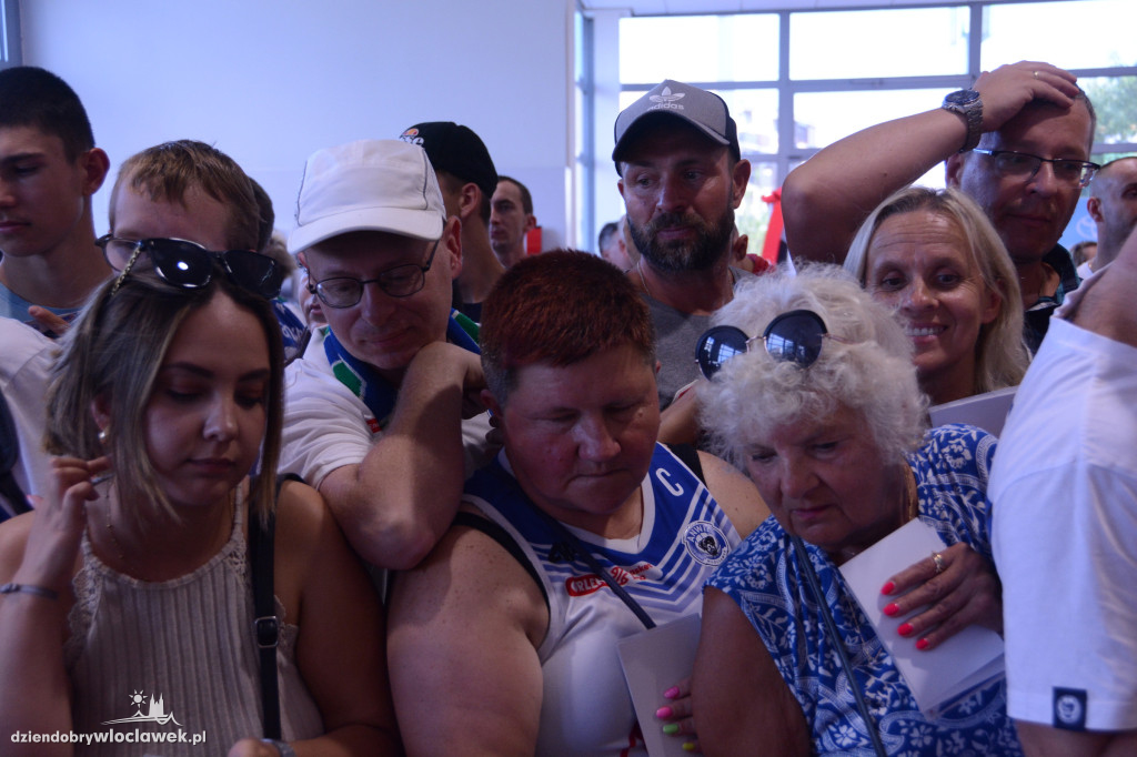 Koszykarze Anwilu będa jeździć toyotami