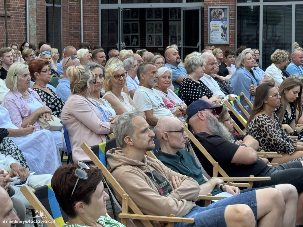Koncert na leżakach: Przystanek Kultura