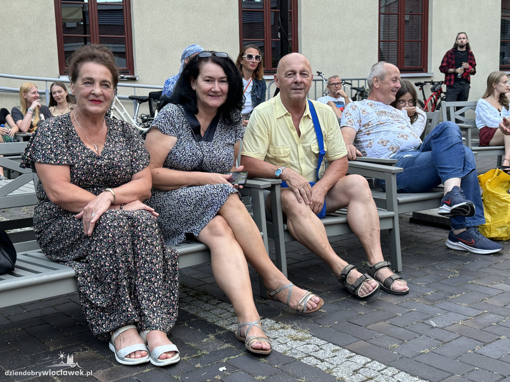 Koncert na leżakach: Przystanek Kultura
