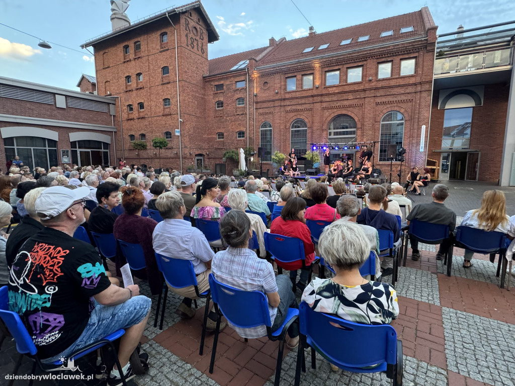 Koncert na leżakach: Przystanek Kultura