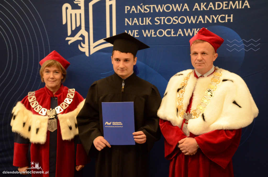 Wręczenie dyplomów absolwentom PANS we Włocławku