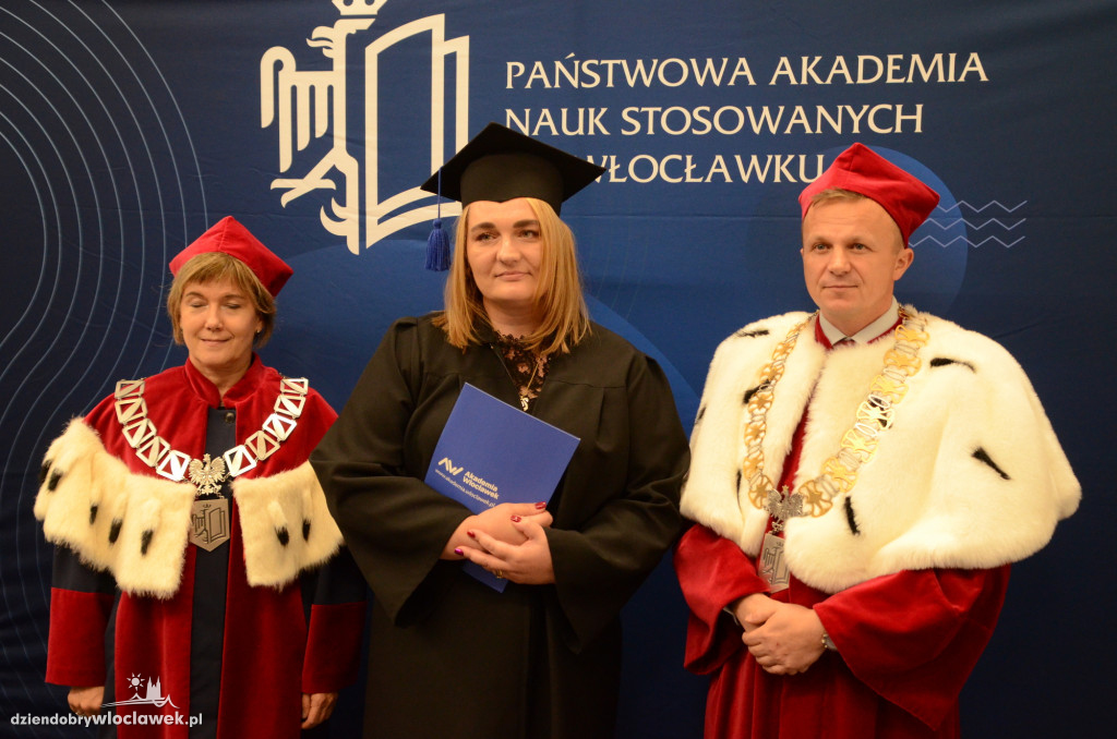 Wręczenie dyplomów absolwentom PANS we Włocławku