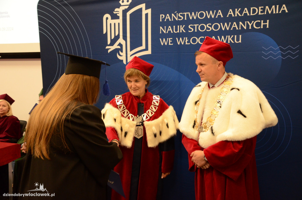 Wręczenie dyplomów absolwentom PANS we Włocławku