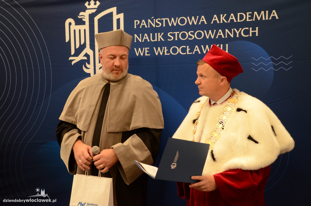 Wręczenie dyplomów absolwentom PANS we Włocławku