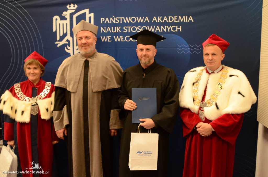 Wręczenie dyplomów absolwentom PANS we Włocławku