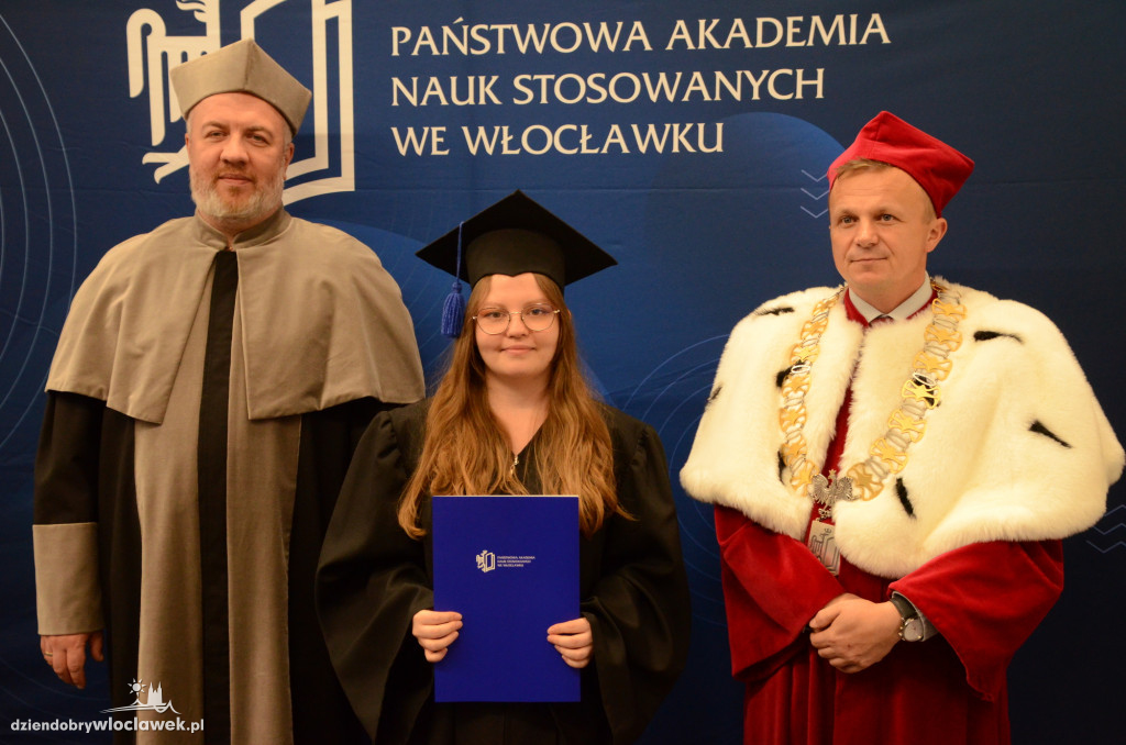 Wręczenie dyplomów absolwentom PANS we Włocławku