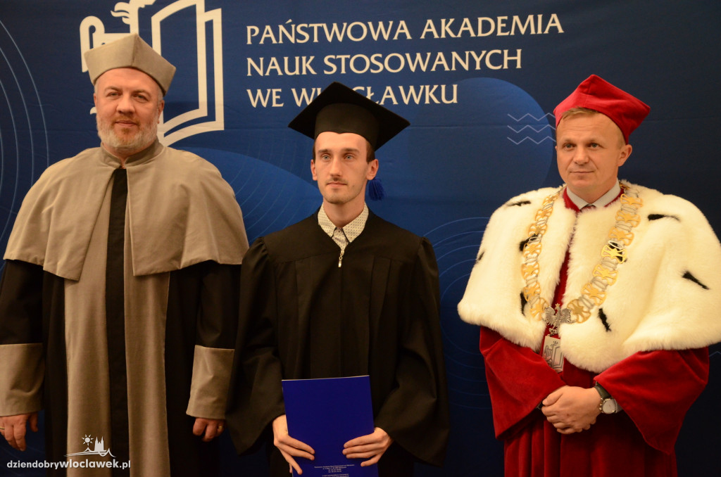 Wręczenie dyplomów absolwentom PANS we Włocławku