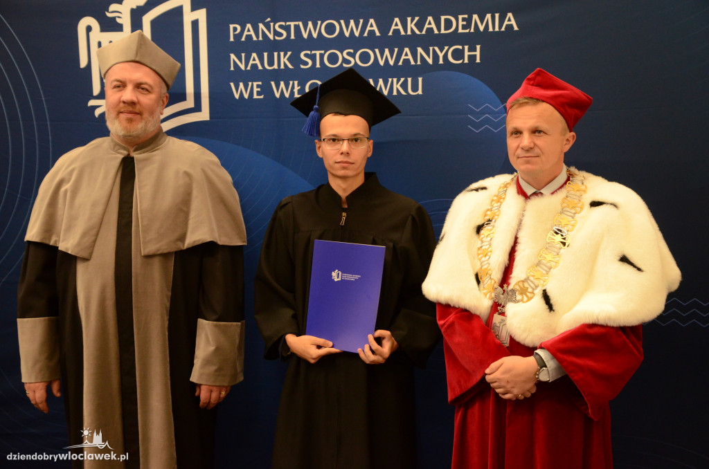 Wręczenie dyplomów absolwentom PANS we Włocławku