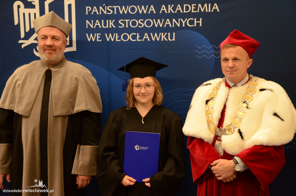 Wręczenie dyplomów absolwentom PANS we Włocławku