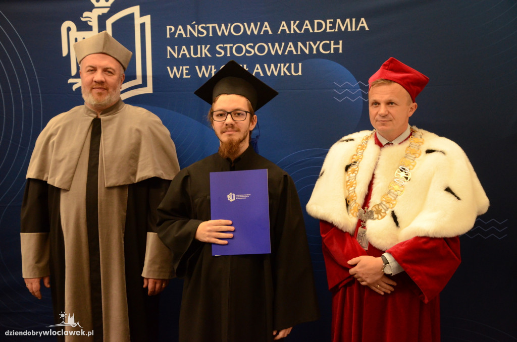 Wręczenie dyplomów absolwentom PANS we Włocławku