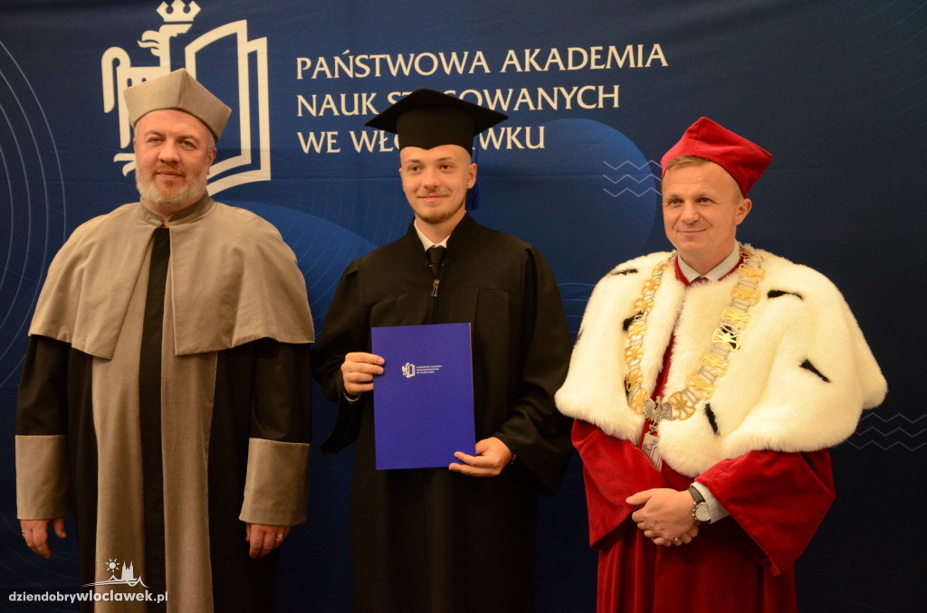 Wręczenie dyplomów absolwentom PANS we Włocławku