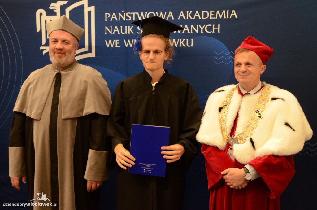 Wręczenie dyplomów absolwentom PANS we Włocławku