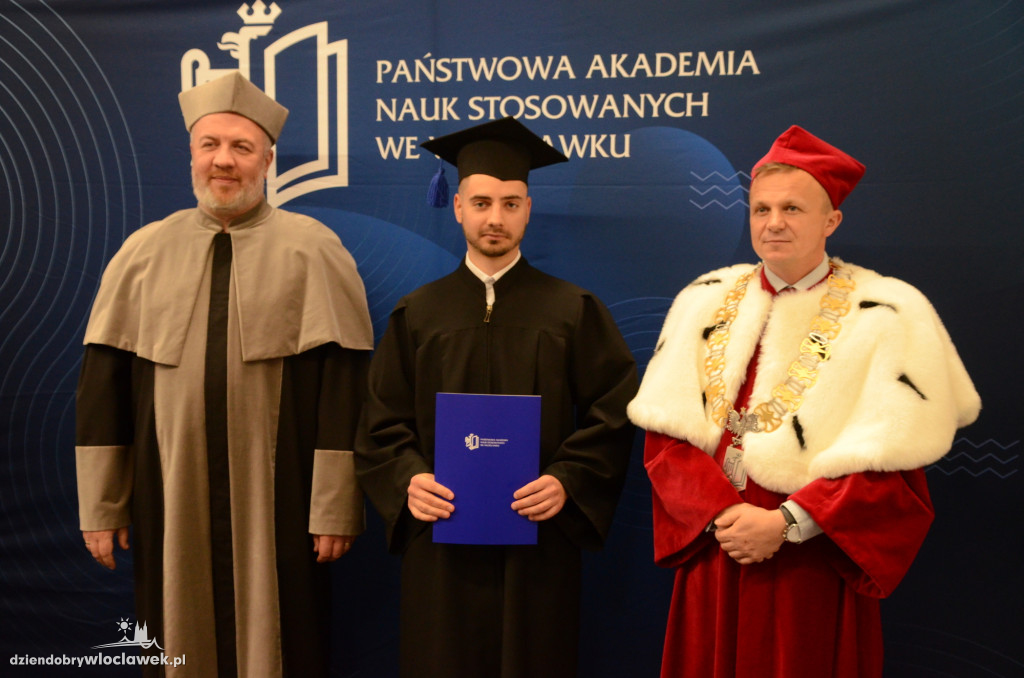 Wręczenie dyplomów absolwentom PANS we Włocławku