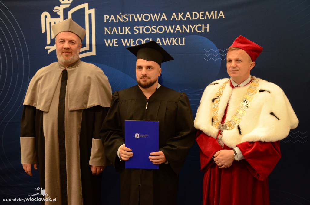 Wręczenie dyplomów absolwentom PANS we Włocławku