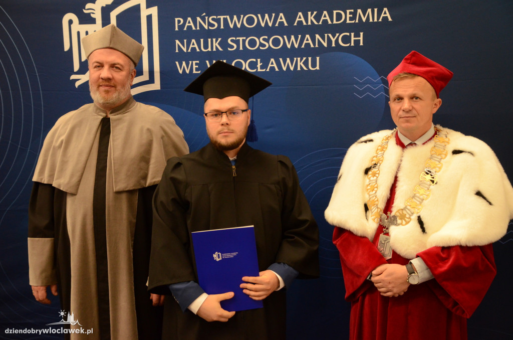 Wręczenie dyplomów absolwentom PANS we Włocławku